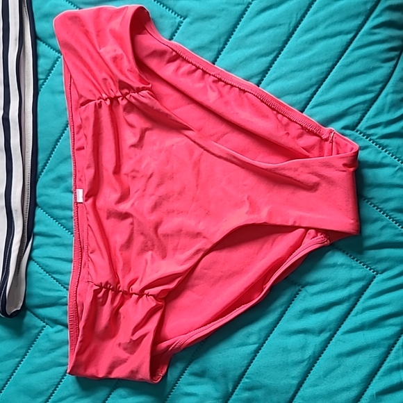 Swimsuit - Picture 6 of 9